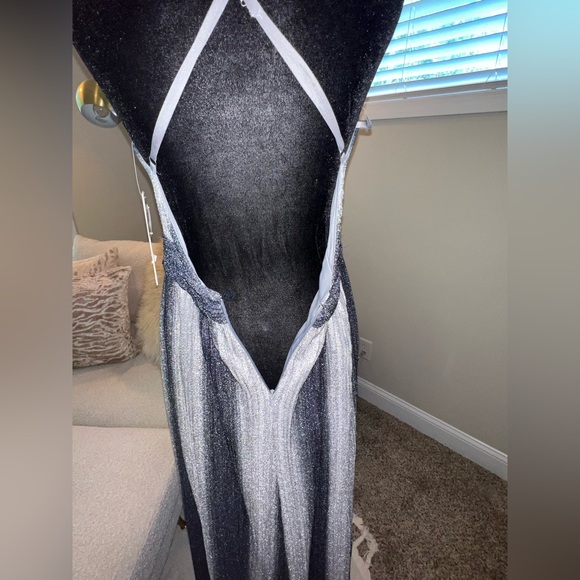 AQUA: Black/Silver Ombre Formal Dress - Size 8 - Picture 5 of 13